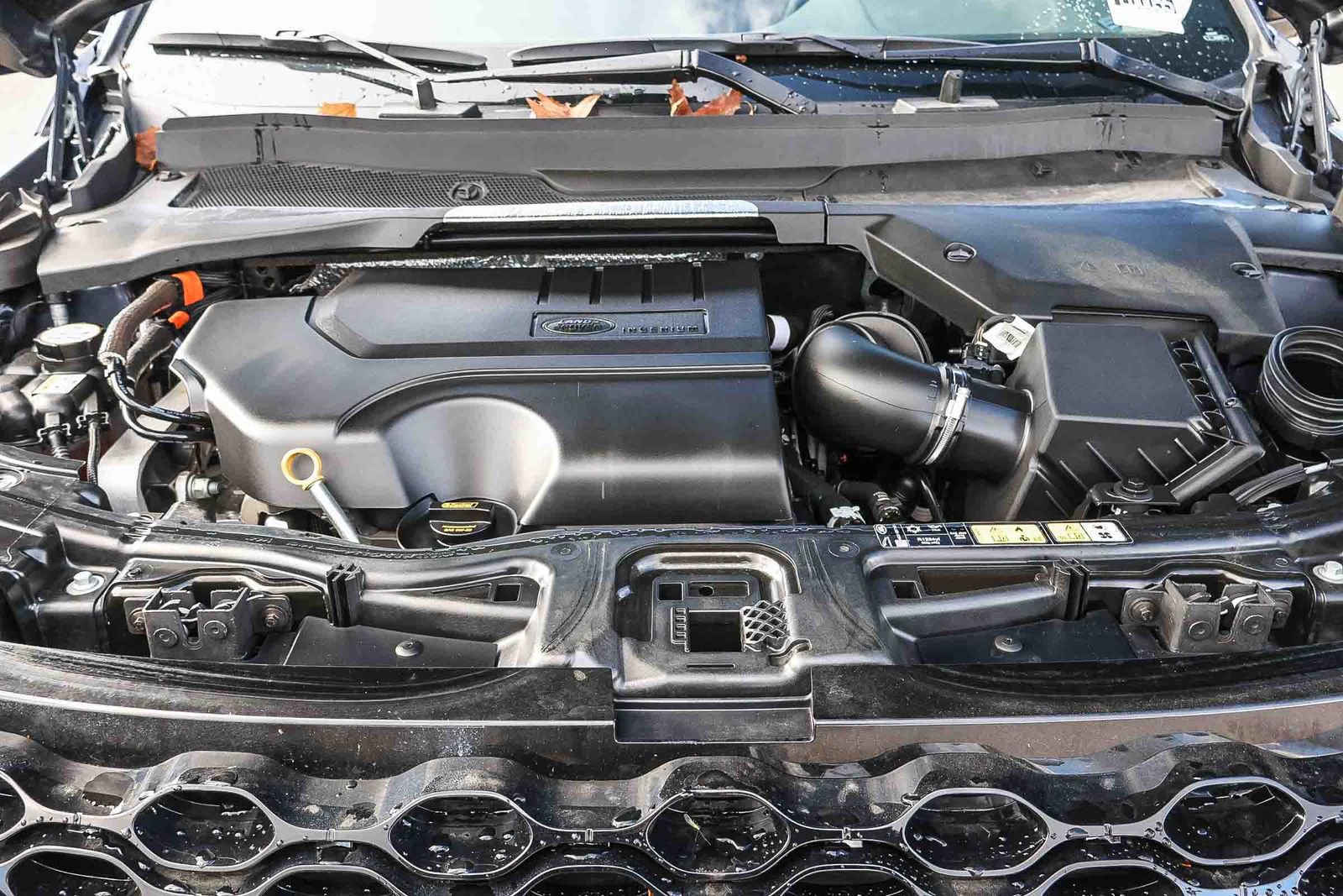 Used 2025 Land Rover Discovery Sport S image 39