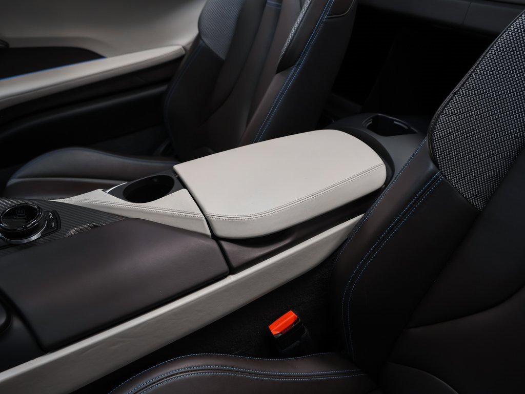 Used 2019 BMW i8 image 46