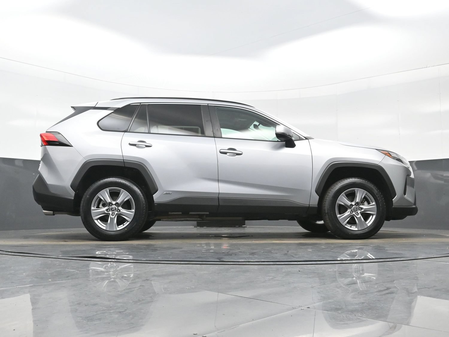 Used 2022 Toyota RAV4 XLE w/ Convenience Package AWD/4WD image 34