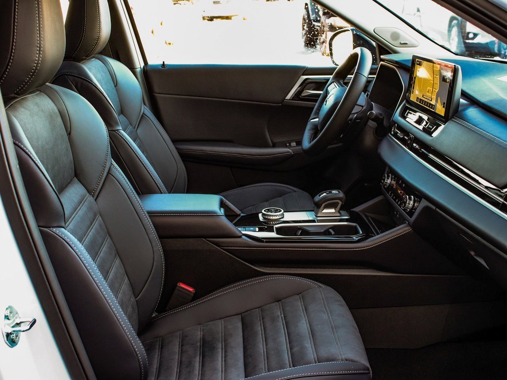 New 2026 Mitsubishi Outlander Trail Edition image 42