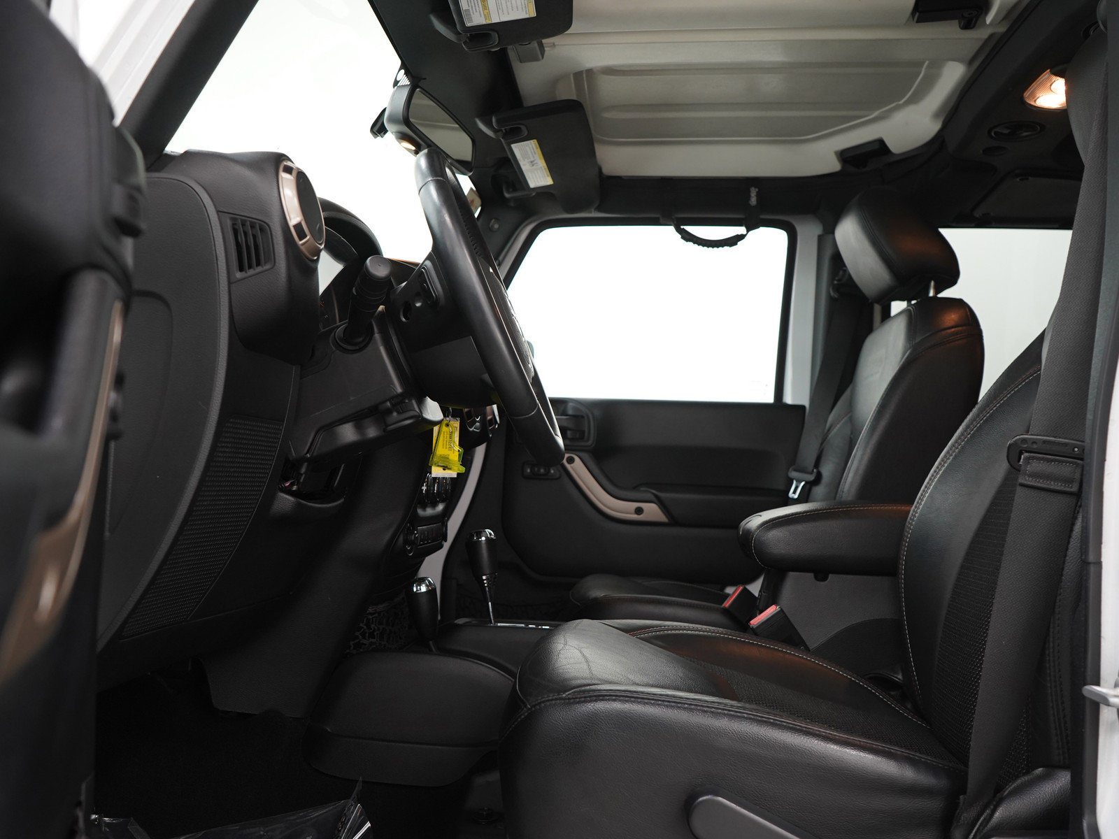 Used 2016 Jeep Wrangler Unlimited Sahara image 22