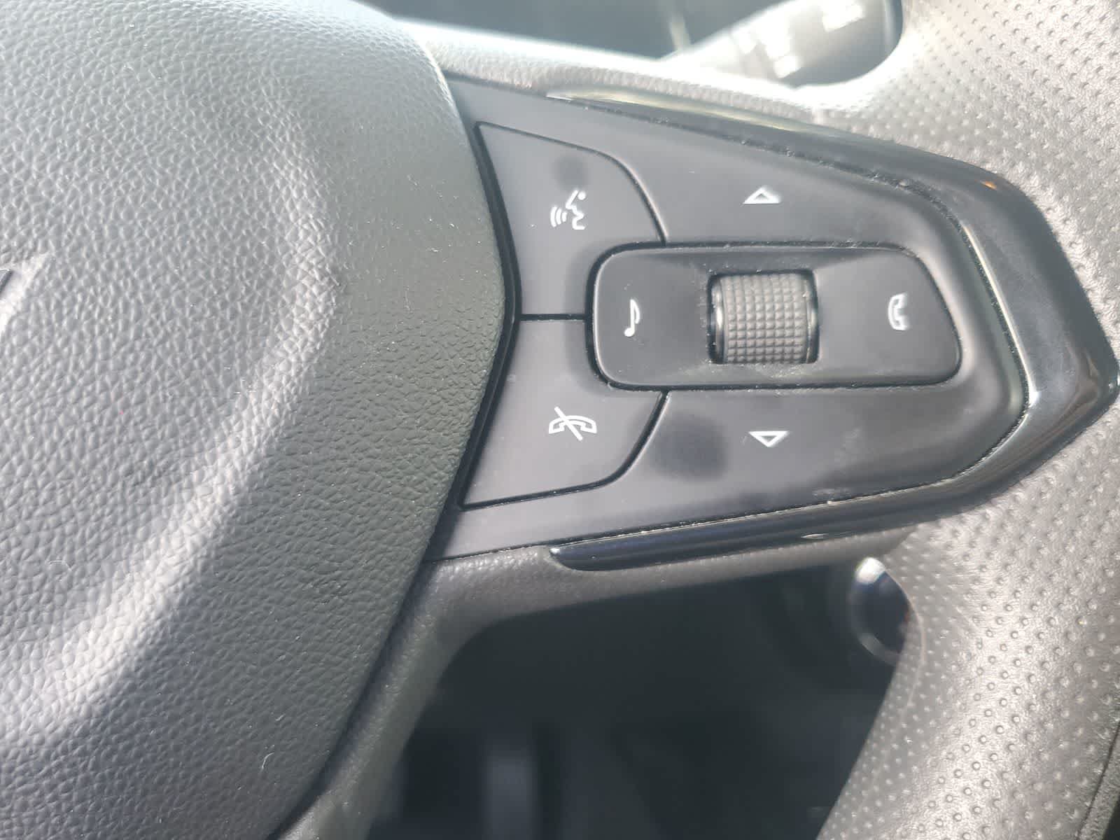 Used 2026 Chevrolet Trax LT FWD image 18