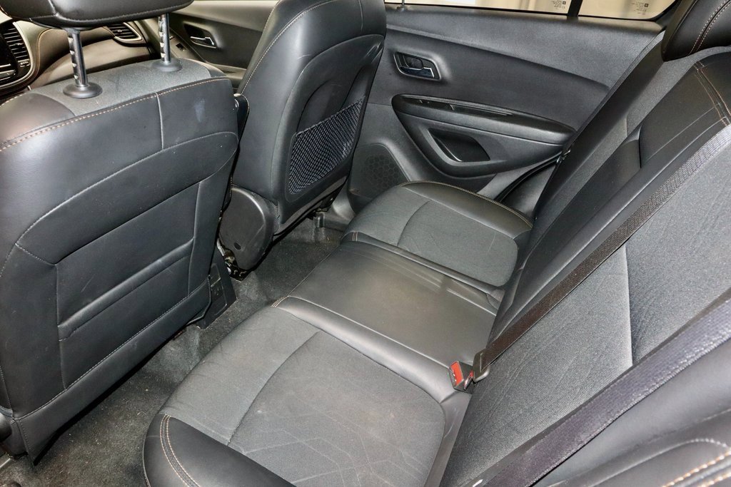 Used 2020 Chevrolet Trax LT w/ Driver Confidence Package image 19