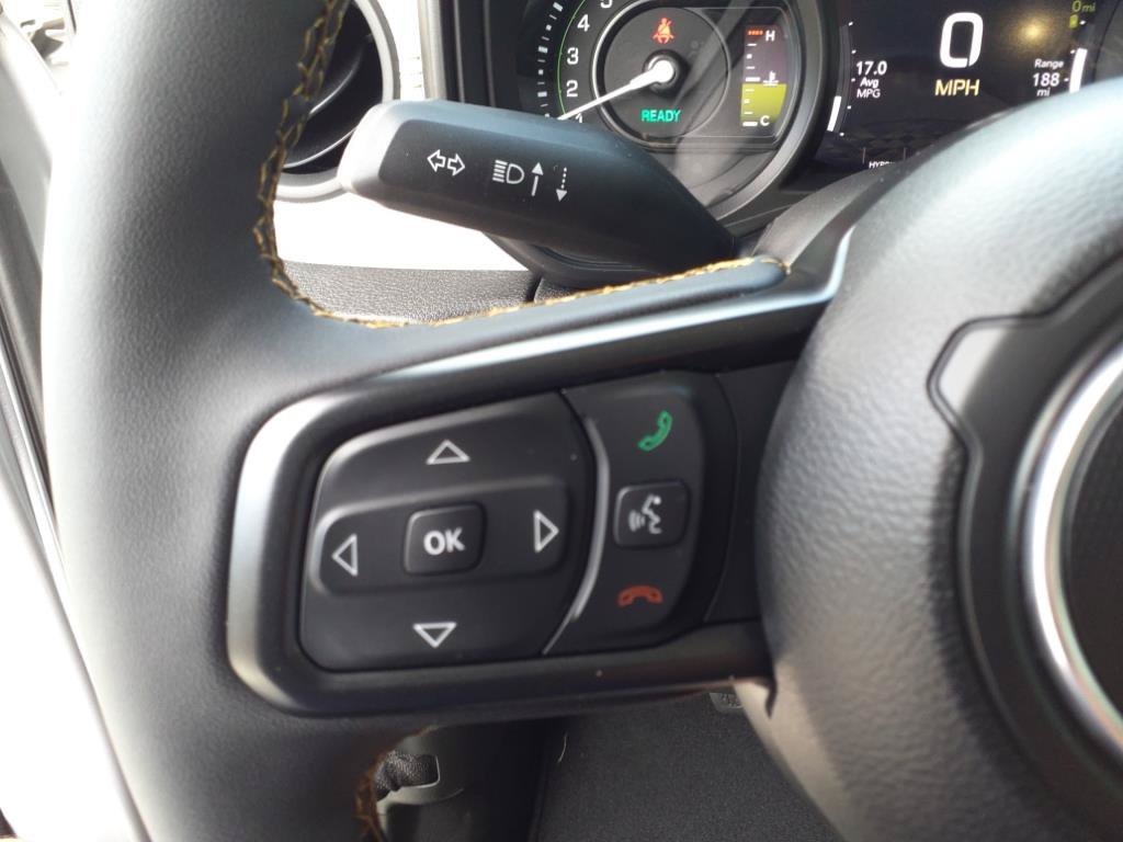 Used 2024 Jeep Wrangler Unlimited w/ Convenience Group AWD/4WD image 18