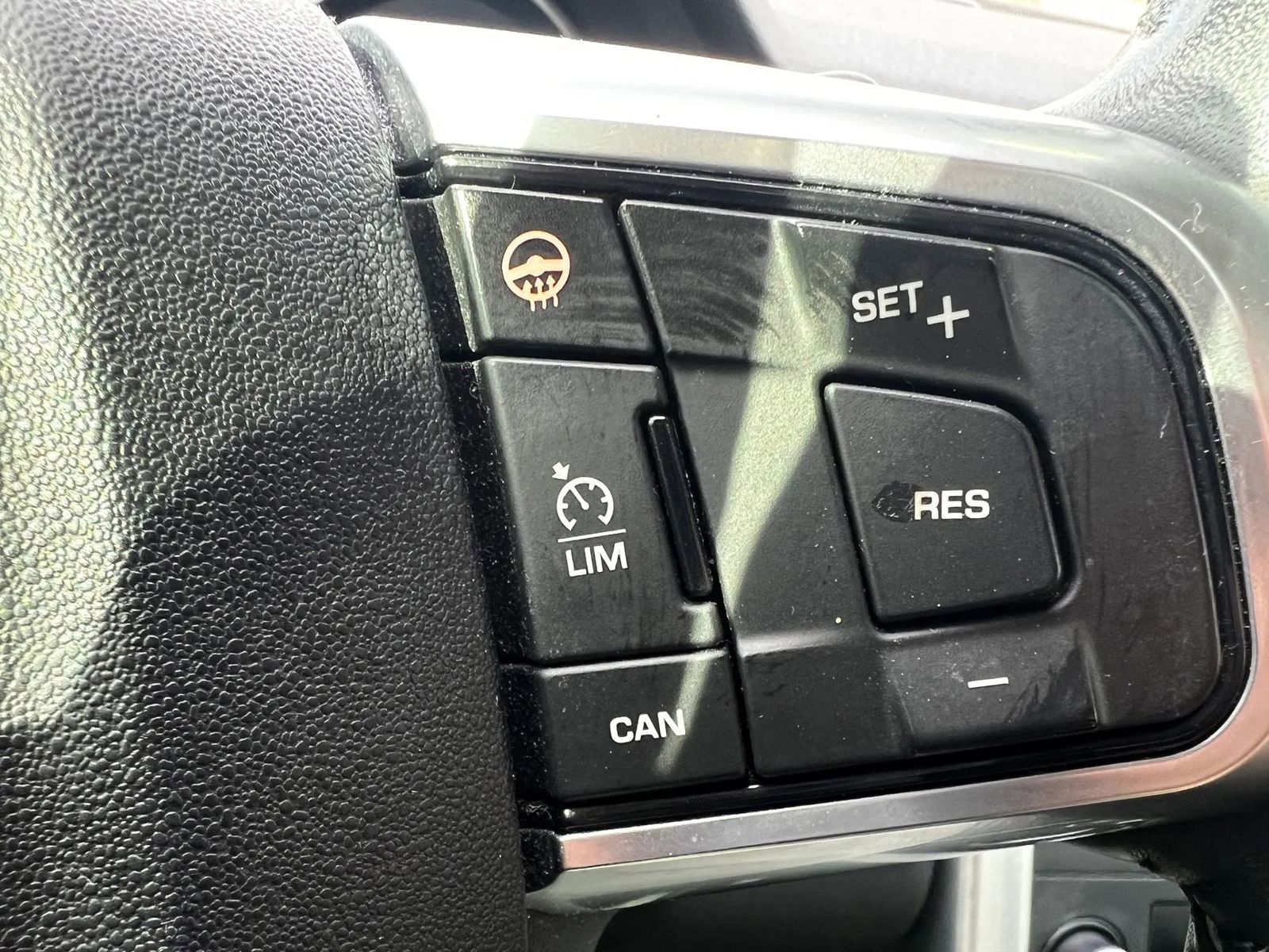 Used 2017 Land Rover Discovery Sport HSE AWD/4WD image 20