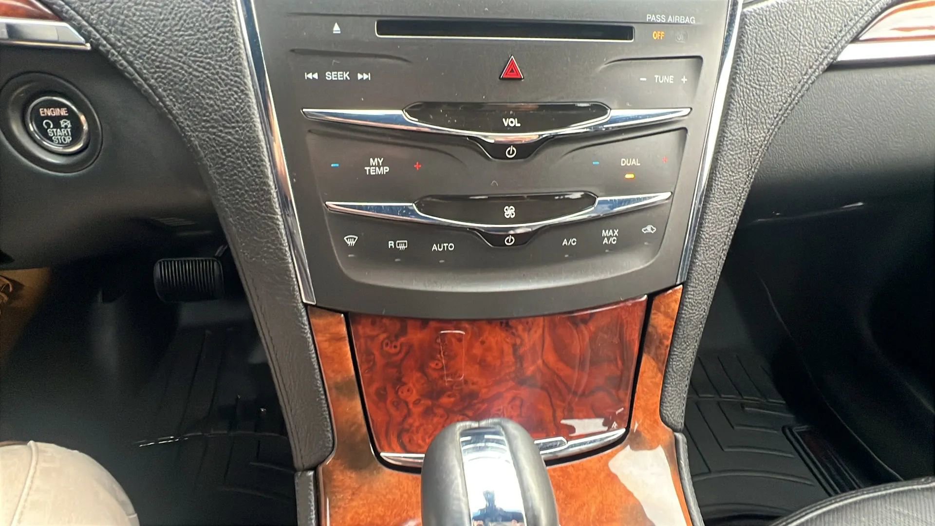 Used 2015 Lincoln MKS AWD w/ Equipment Group 101A image 18