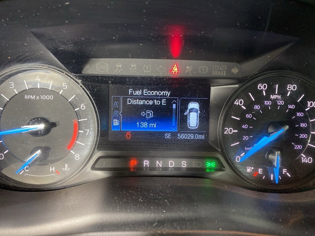 Used 2018 Ford Explorer XLT image 2