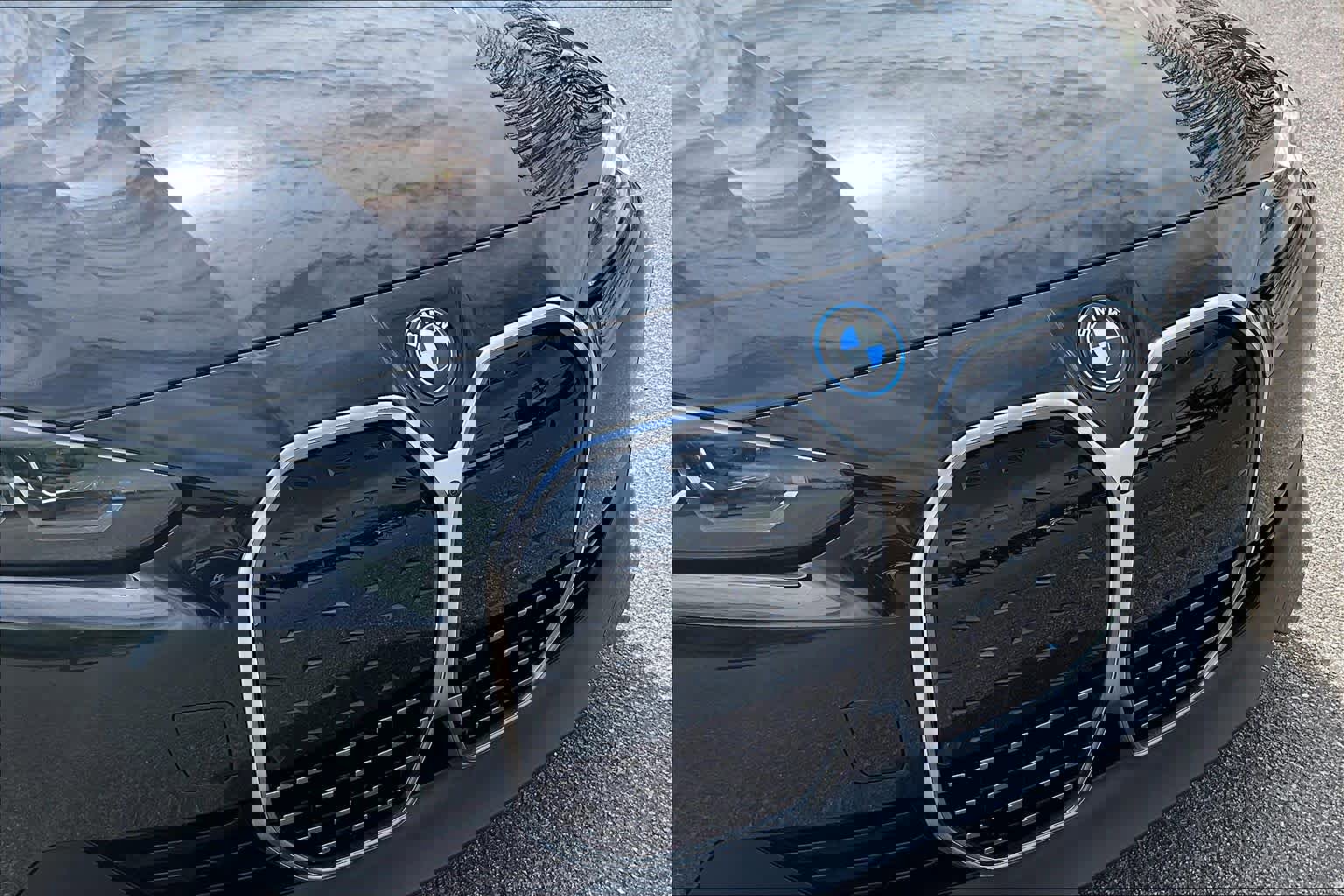 Certified 2023 BMW i4 eDrive35 w/ Premium Package image 31