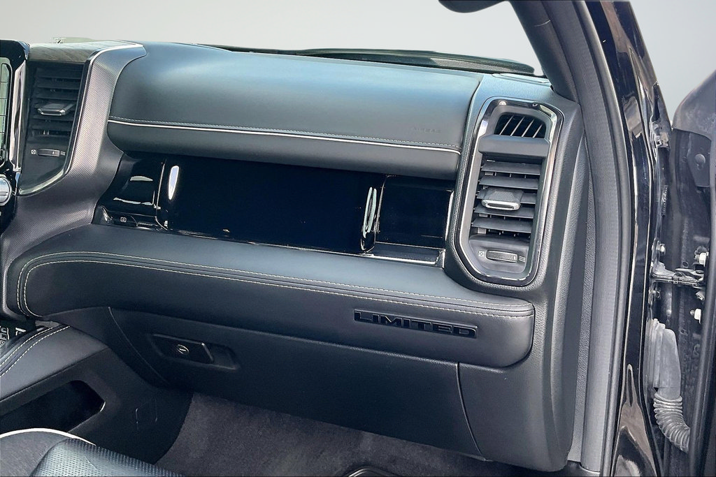 Used 2025 RAM 1500 Limited w/ Off Road Group AWD/4WD image 17