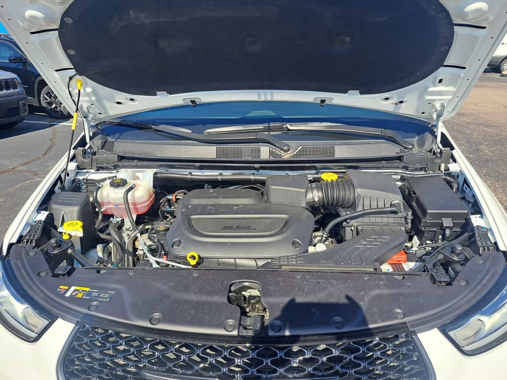 Used 2025 Chrysler Pacifica Limited FWD image 44