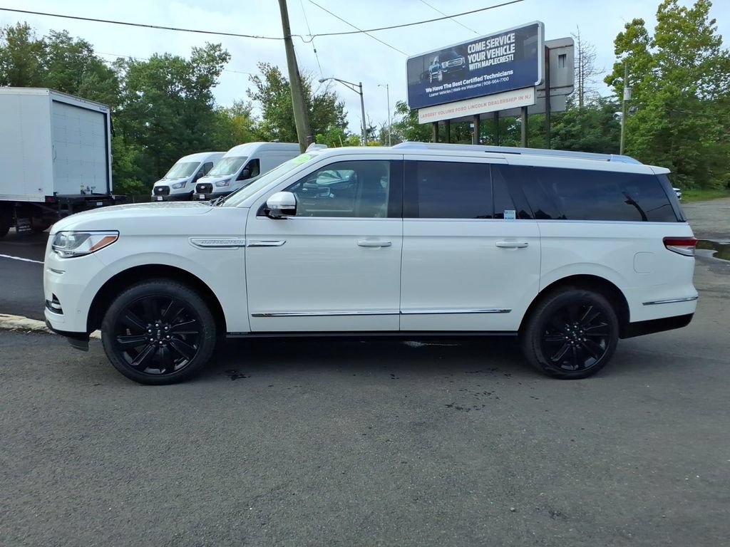Used 2023 Lincoln Navigator L Reserve w/ Monochromatic Package AWD/4WD image 19