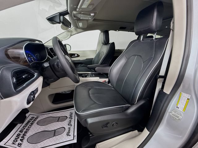 Used 2024 Chrysler Pacifica Limited FWD image 21
