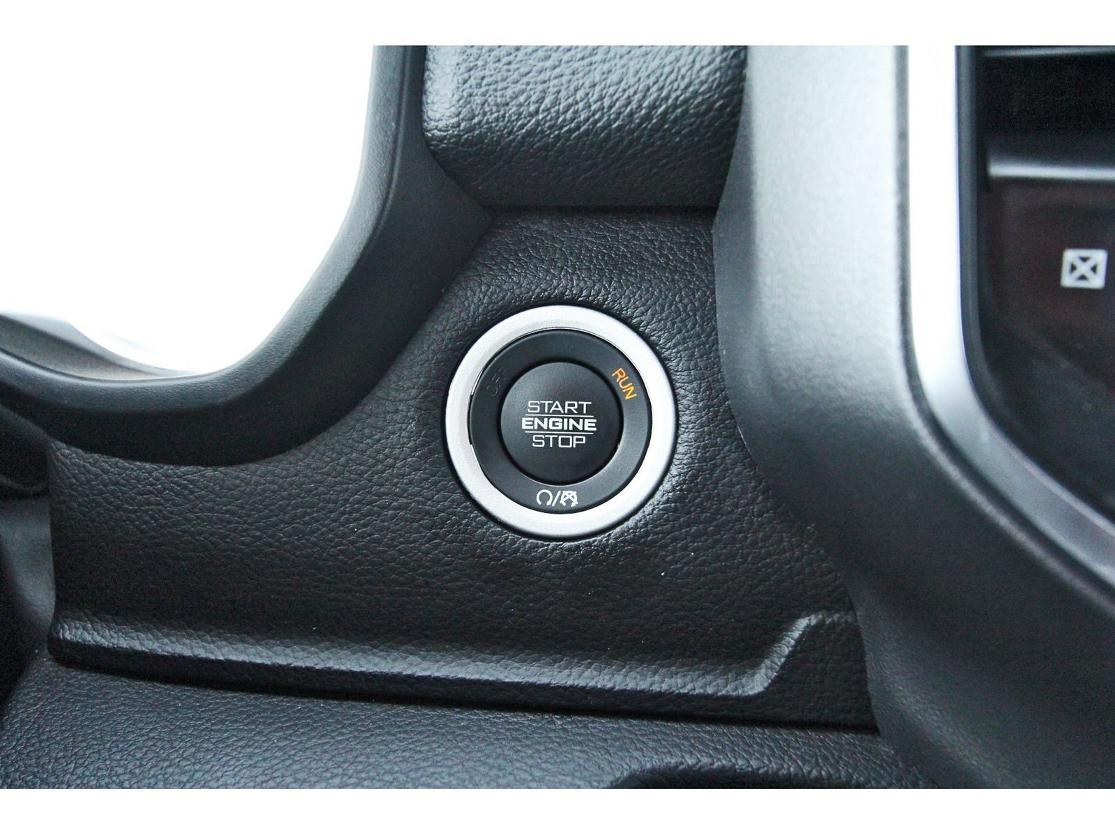 Used 2025 RAM 1500 Laramie AWD/4WD image 21