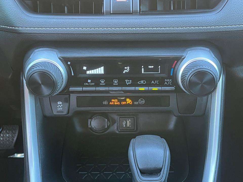 Used 2023 Toyota RAV4 LE FWD image 17