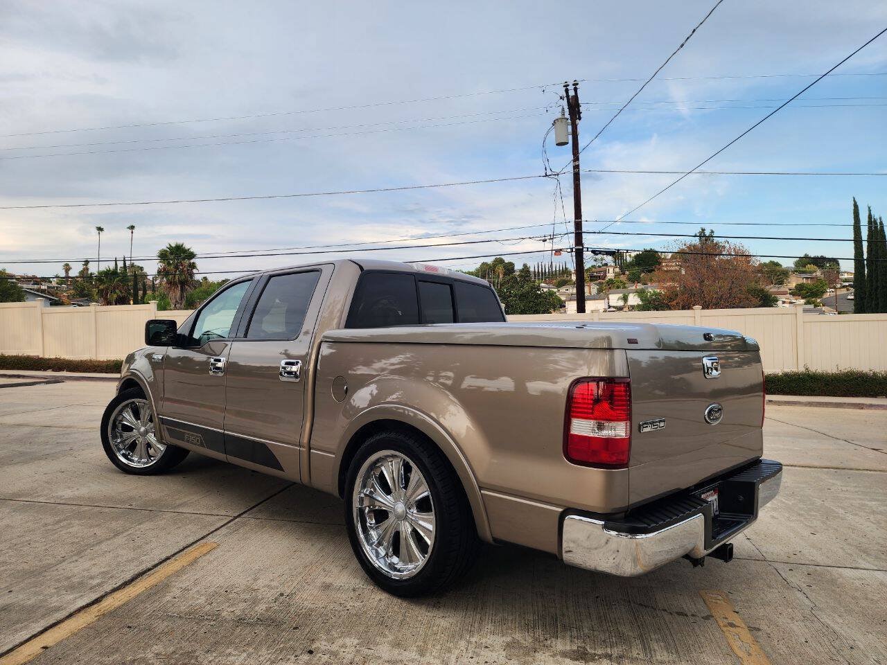 Used 2004 Ford F150 Lariat RWD image 7