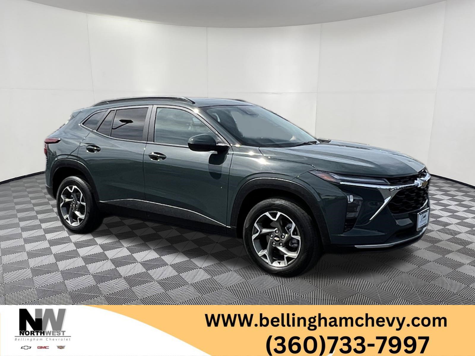 Used 2025 Chevrolet Trax LT FWD image 1