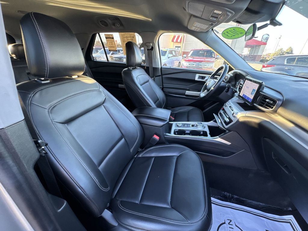 Used 2023 Ford Explorer XLT w/ Equipment Group 202A image 24