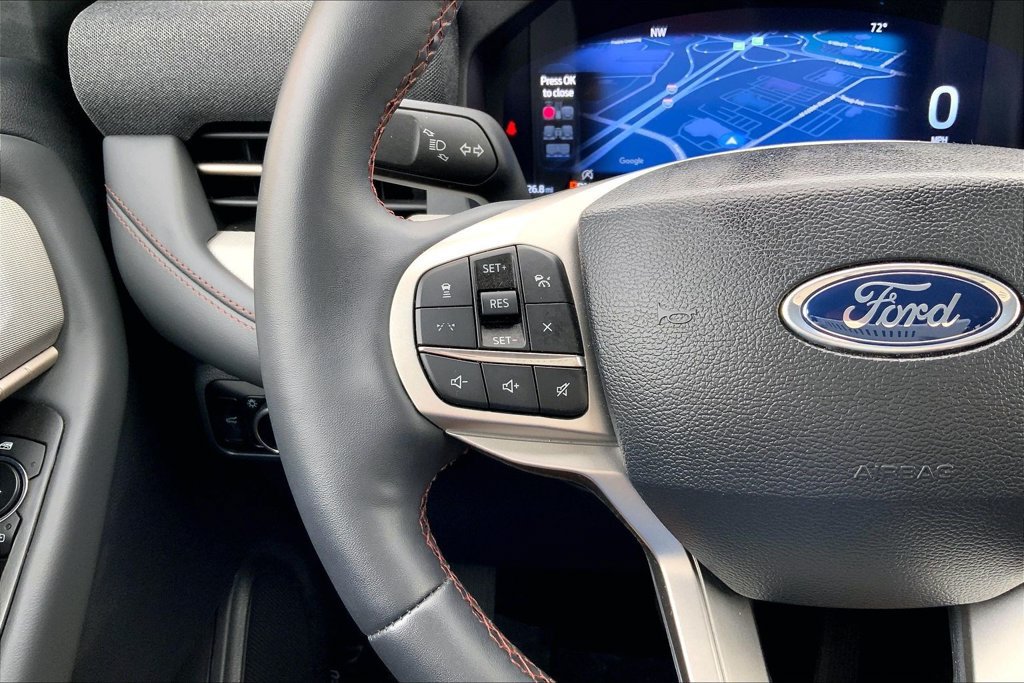 Used 2025 Ford Explorer Active w/ Active Comfort Package AWD/4WD image 16