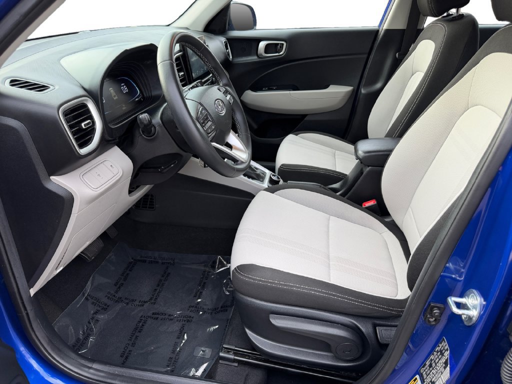 Used 2023 Hyundai Venue SEL w/ Cargo Package FWD image 15
