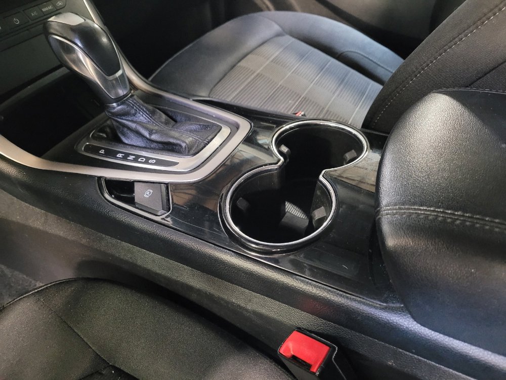 Used 2018 Ford Edge SEL image 26