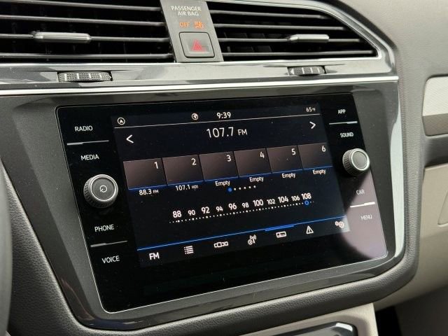 Certified 2023 Volkswagen Tiguan SE image 24