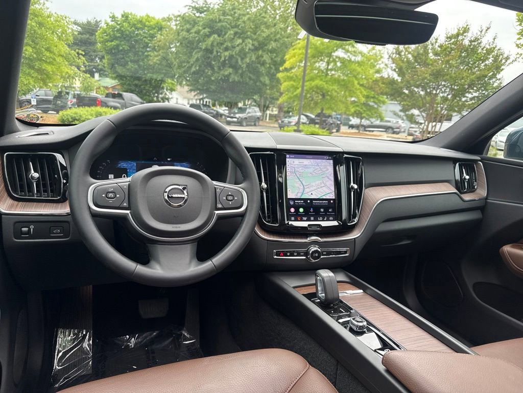 Used 2022 Volvo XC60 B5 Momentum w/ Advanced Package AWD/4WD image 26