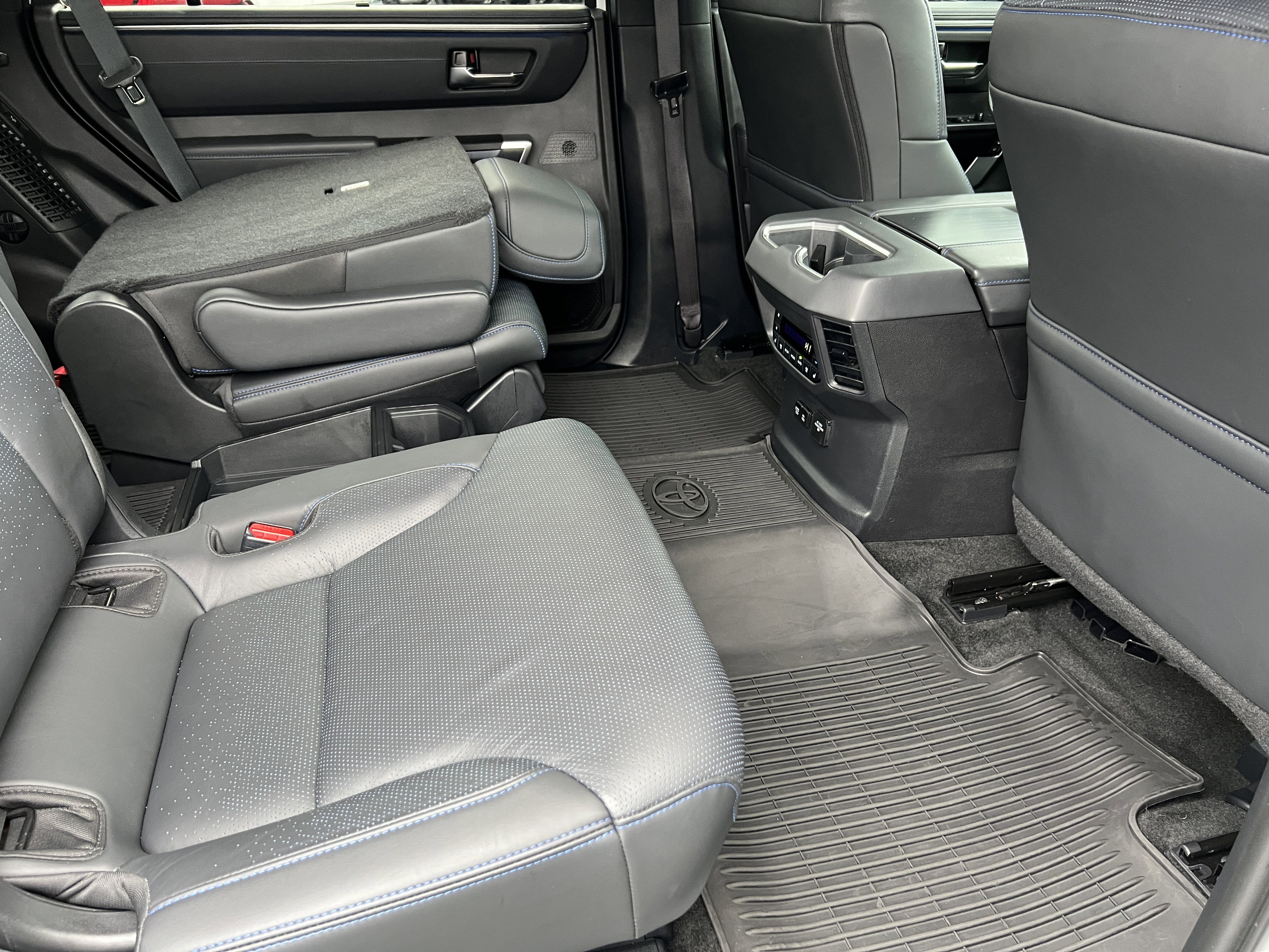 Used 2024 Toyota Sequoia Platinum image 23