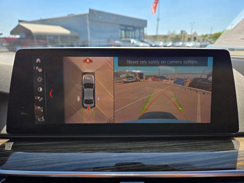 Used 2019 BMW 530e w/ M Sport Package image 34