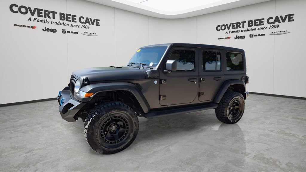 Used 2022 Jeep Wrangler Unlimited Sahara w/ Cold Weather Group image 4