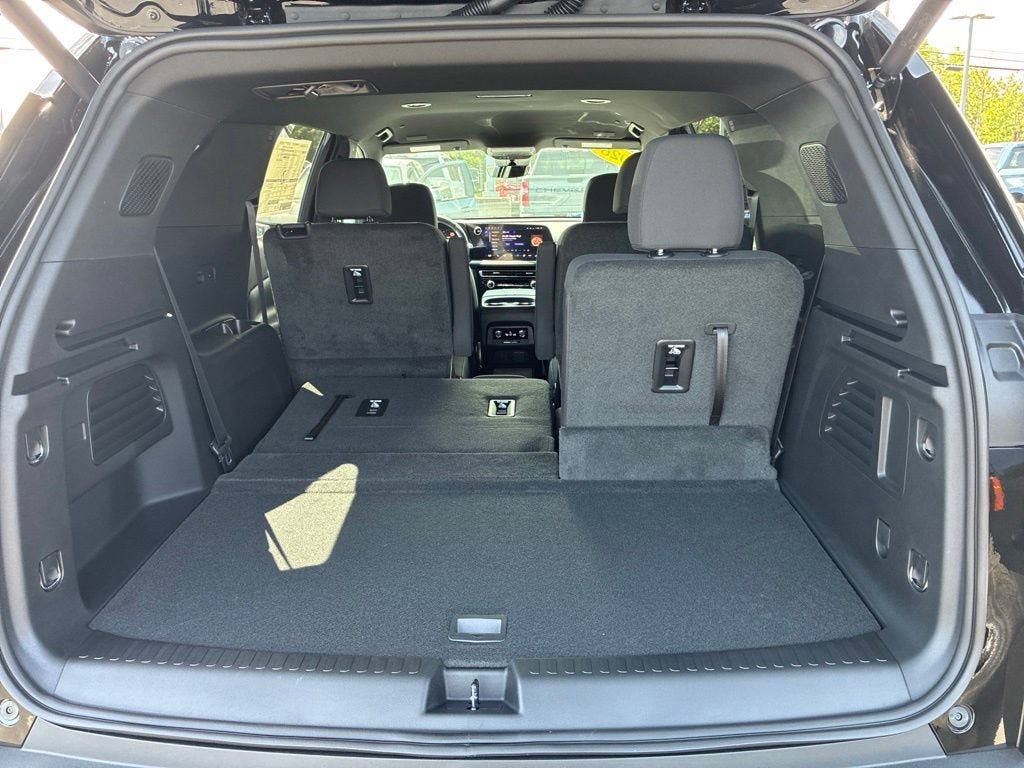 New 2026 Chevrolet Traverse LT w/ Midnight/Sport Edition AWD/4WD image 30