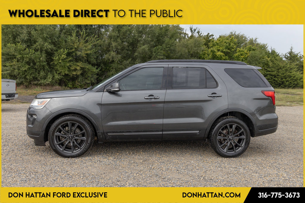 Used 2018 Ford Explorer XLT w/ Equipment Group 202A AWD/4WD image 3