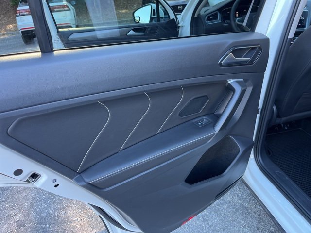 Used 2024 Volkswagen Tiguan SE image 11