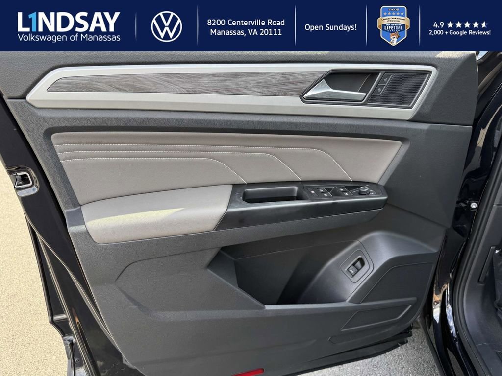 Used 2021 Volkswagen Atlas Cross Sport SE image 8