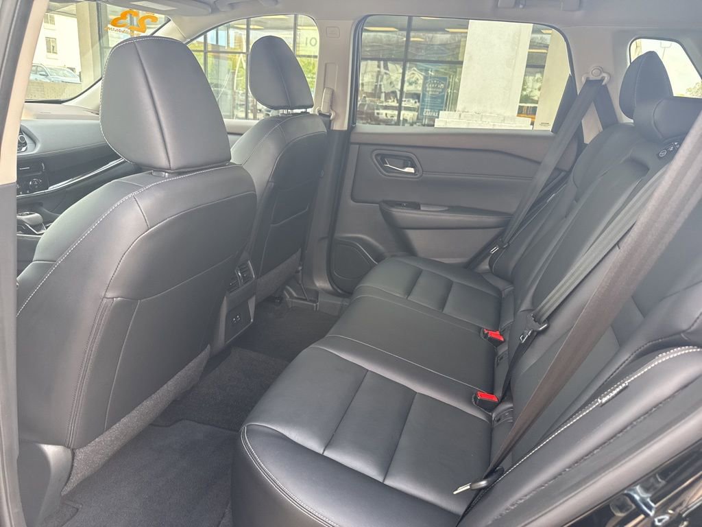 Used 2023 Nissan Rogue SL AWD/4WD image 15