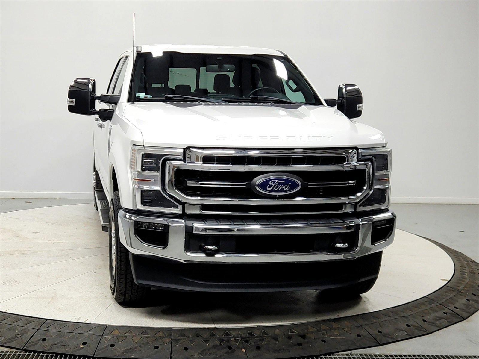 Used 2022 Ford F250 Lariat w/ Lariat Ultimate Package image 2