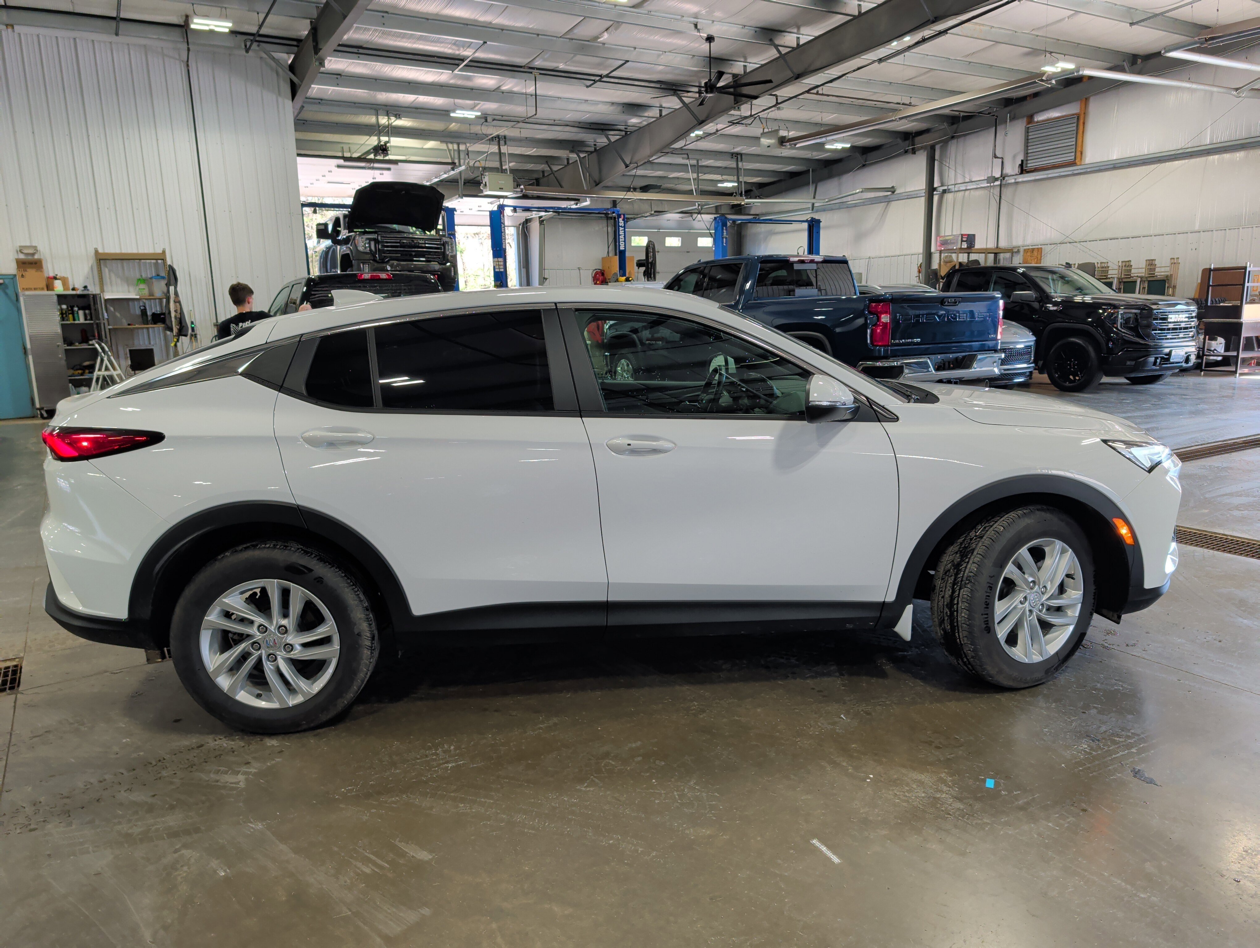 Used 2024 Buick Envista Preferred w/ Convenience I Package image 2