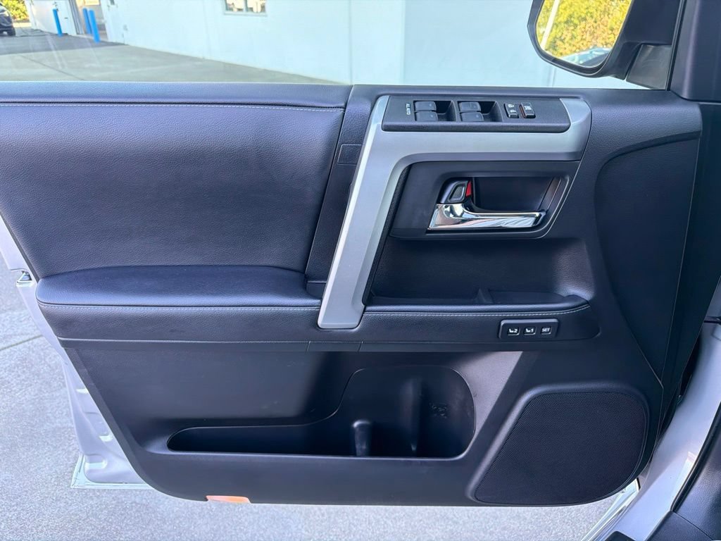Used 2022 Toyota 4Runner Limited AWD/4WD image 20