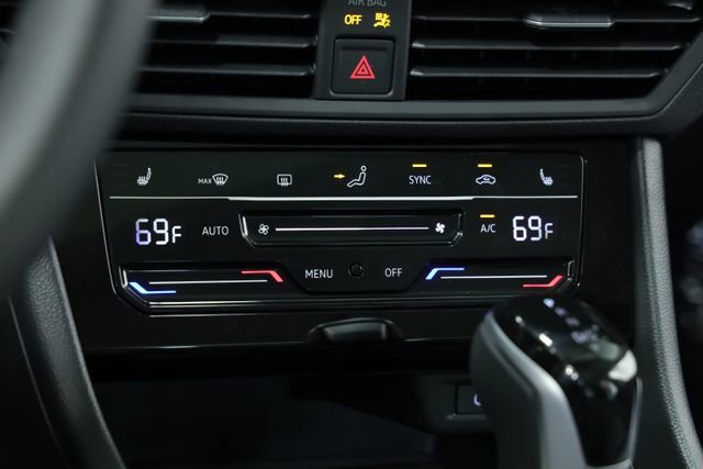 New 2025 Volkswagen Jetta SE image 19
