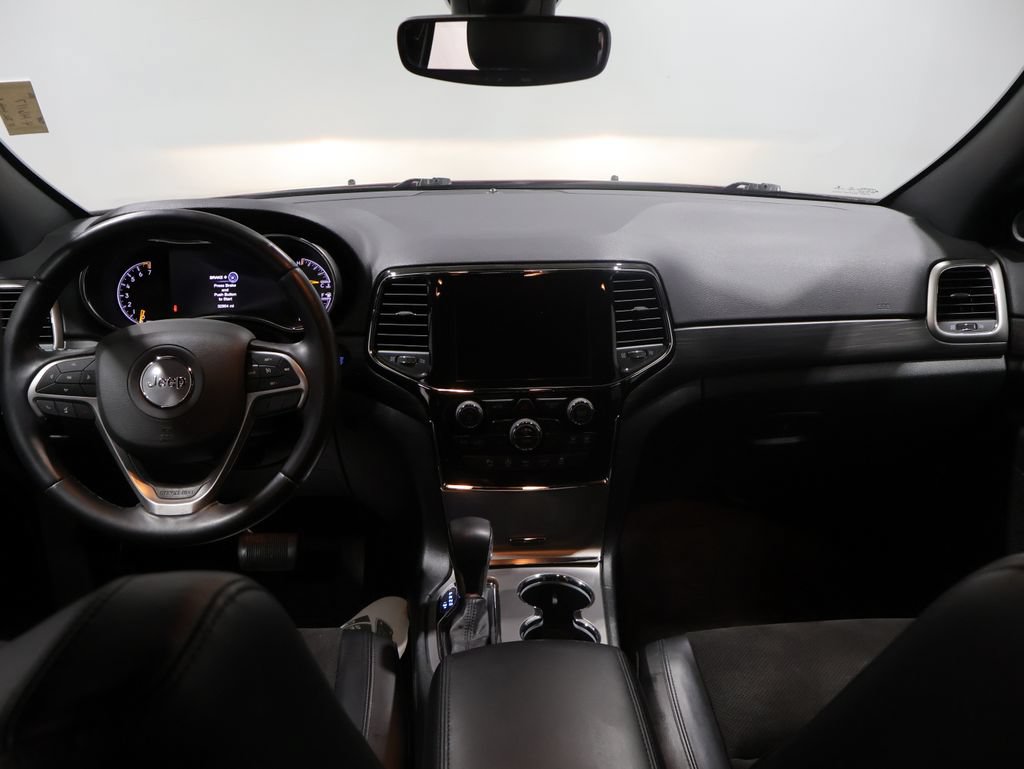 Certified 2022 Jeep Grand Cherokee Laredo X AWD/4WD image 18