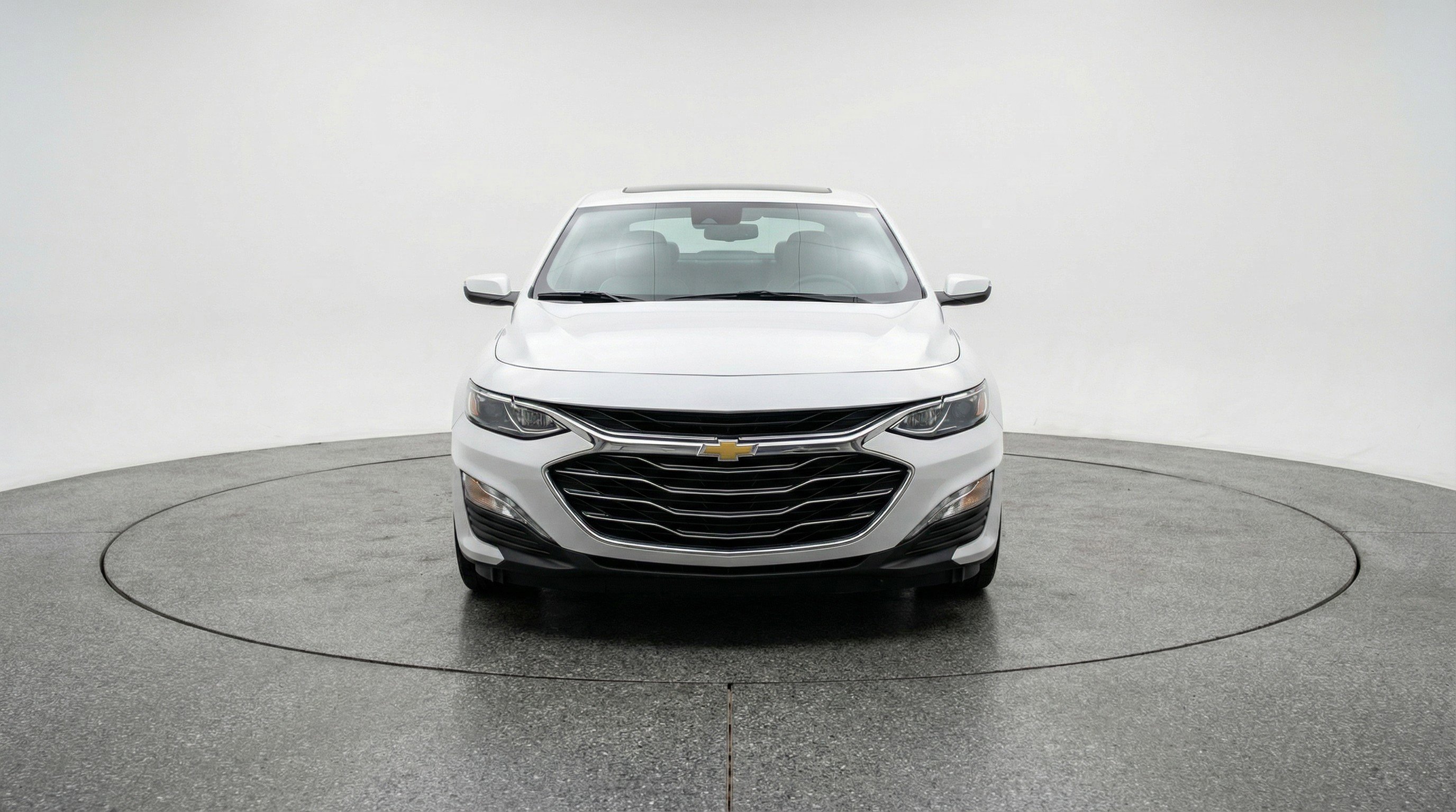 Used 2024 Chevrolet Malibu LT image 2