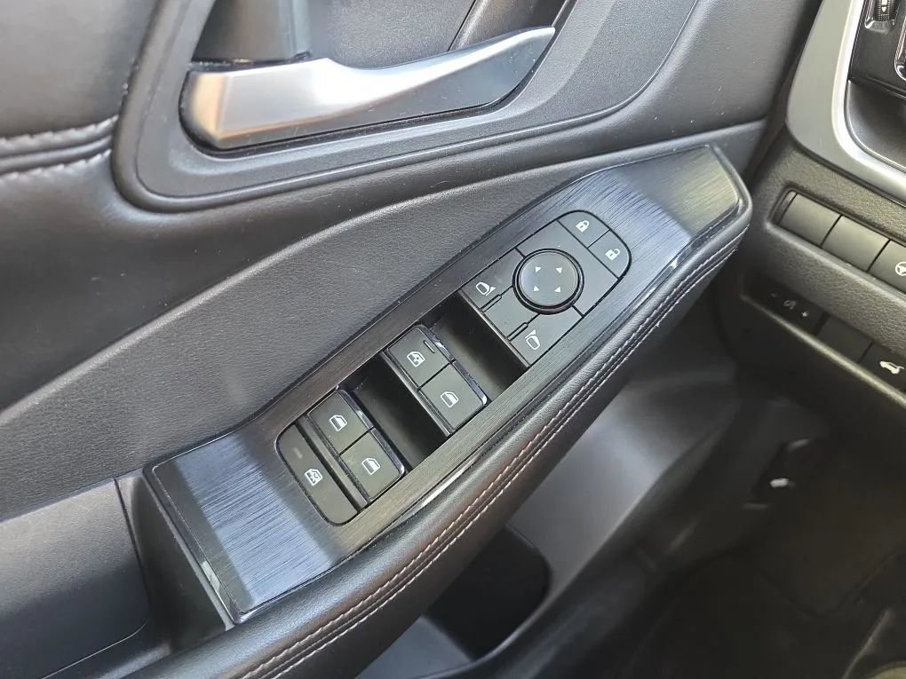 Used 2022 Nissan Rogue SV w/ SV Premium Package image 24