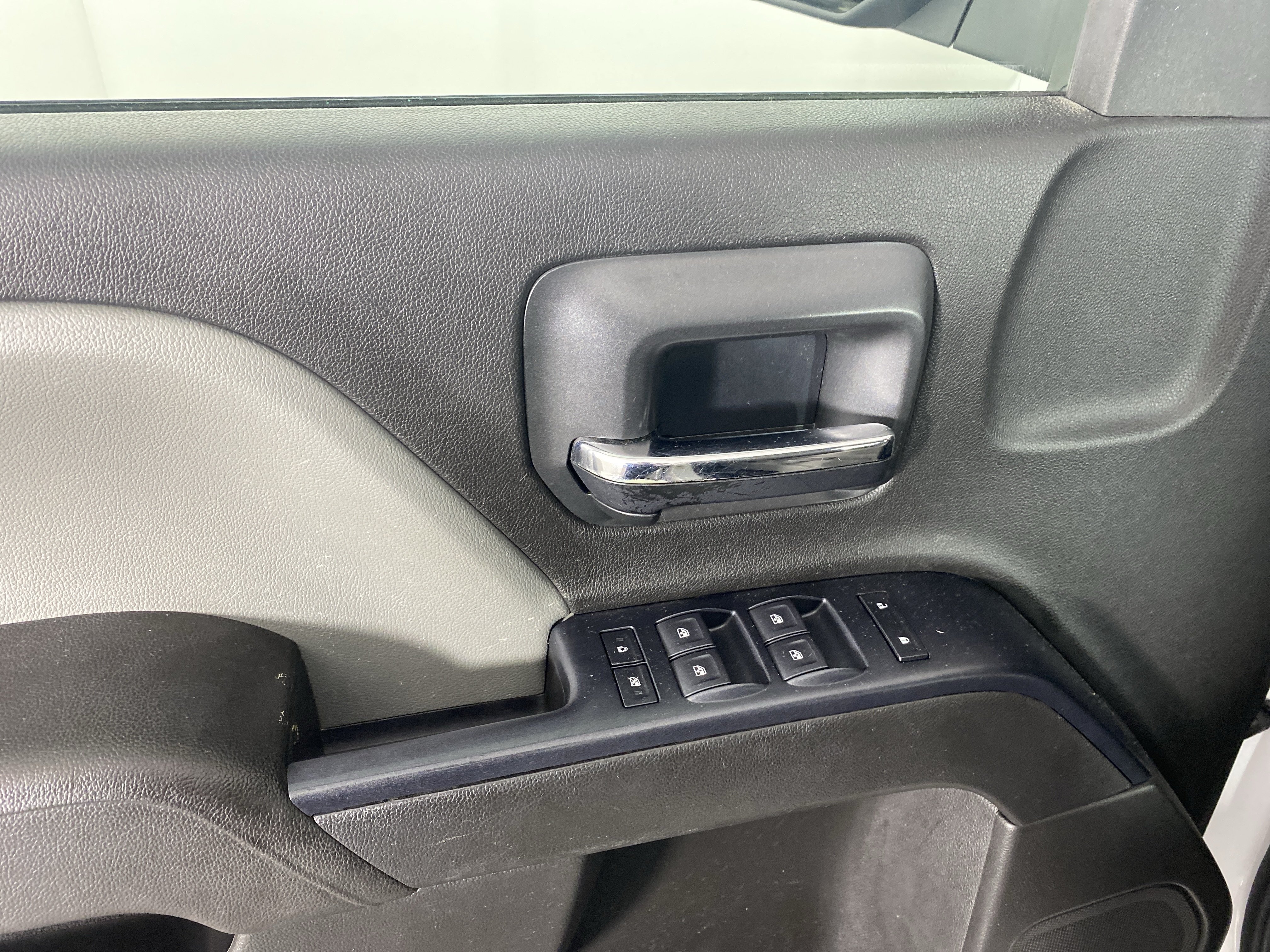 Used 2017 Chevrolet Silverado 1500 W/T w/ Trailering Package AWD/4WD image 11
