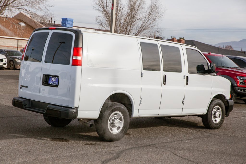 Used 2018 Chevrolet Express 2500 w/ Driver Convenience Package image 5