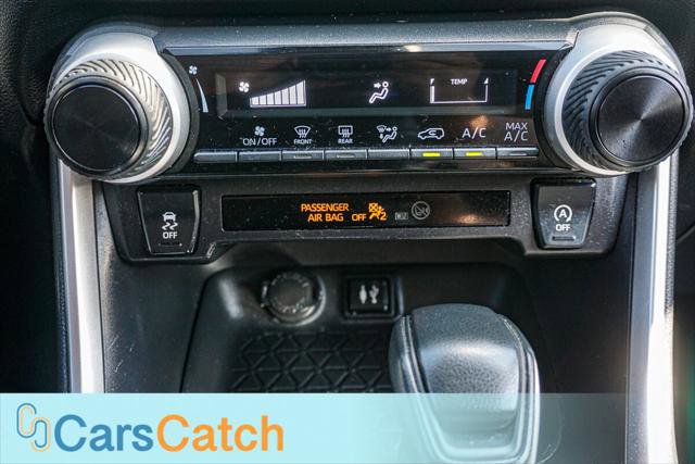 Used 2019 Toyota RAV4 LE w/ All Weather Liner Package AWD/4WD image 25