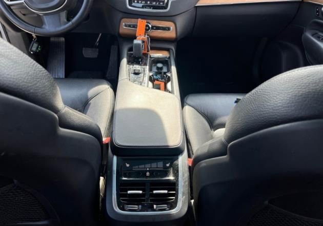 Used 2023 Volvo XC90 B6 Core w/ Protection Package Premier AWD/4WD image 5