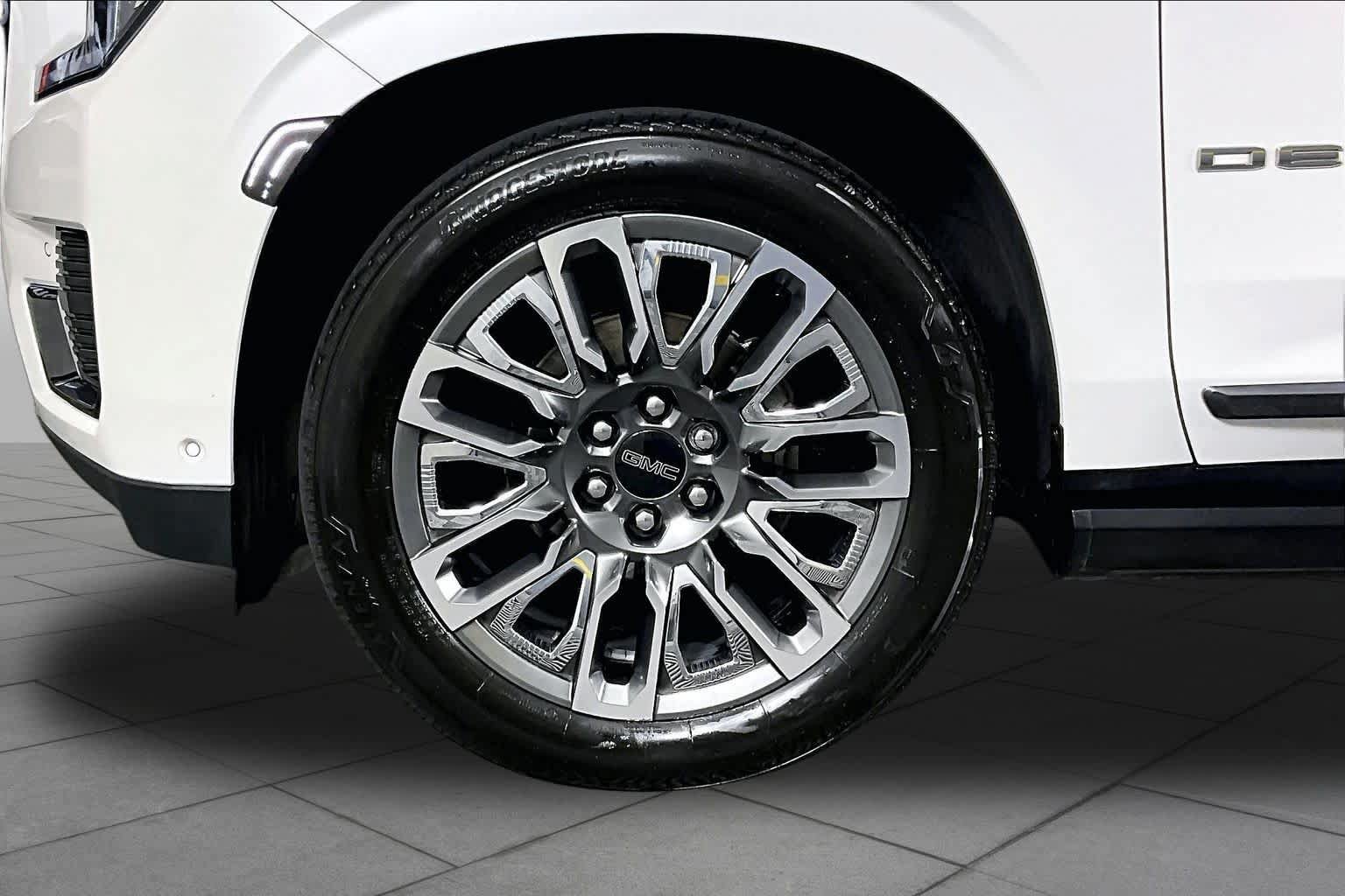 Certified 2023 GMC Yukon XL Denali Ultimate AWD/4WD image 11