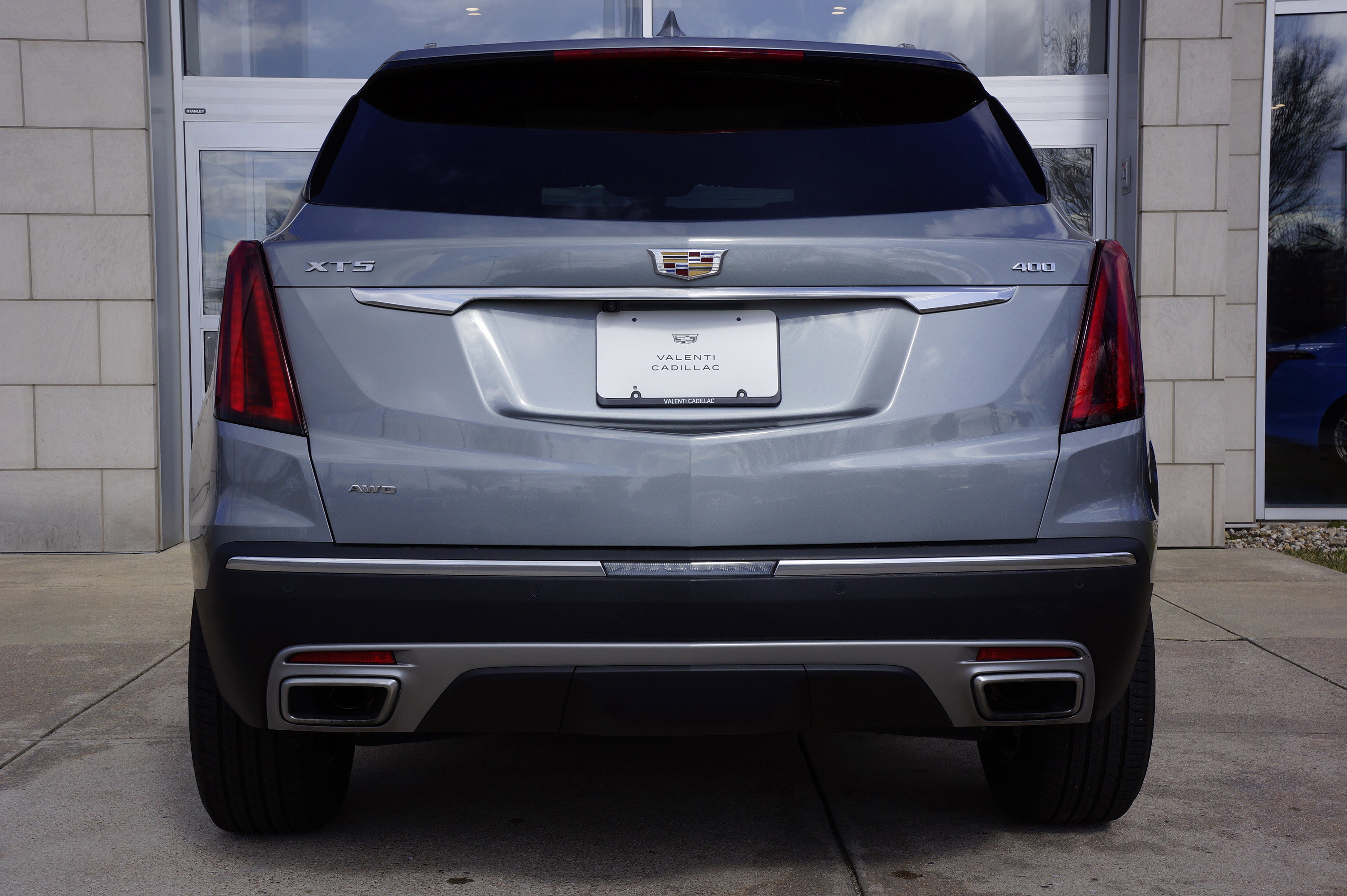 New 2025 Cadillac XT5 Luxury AWD/4WD image 7