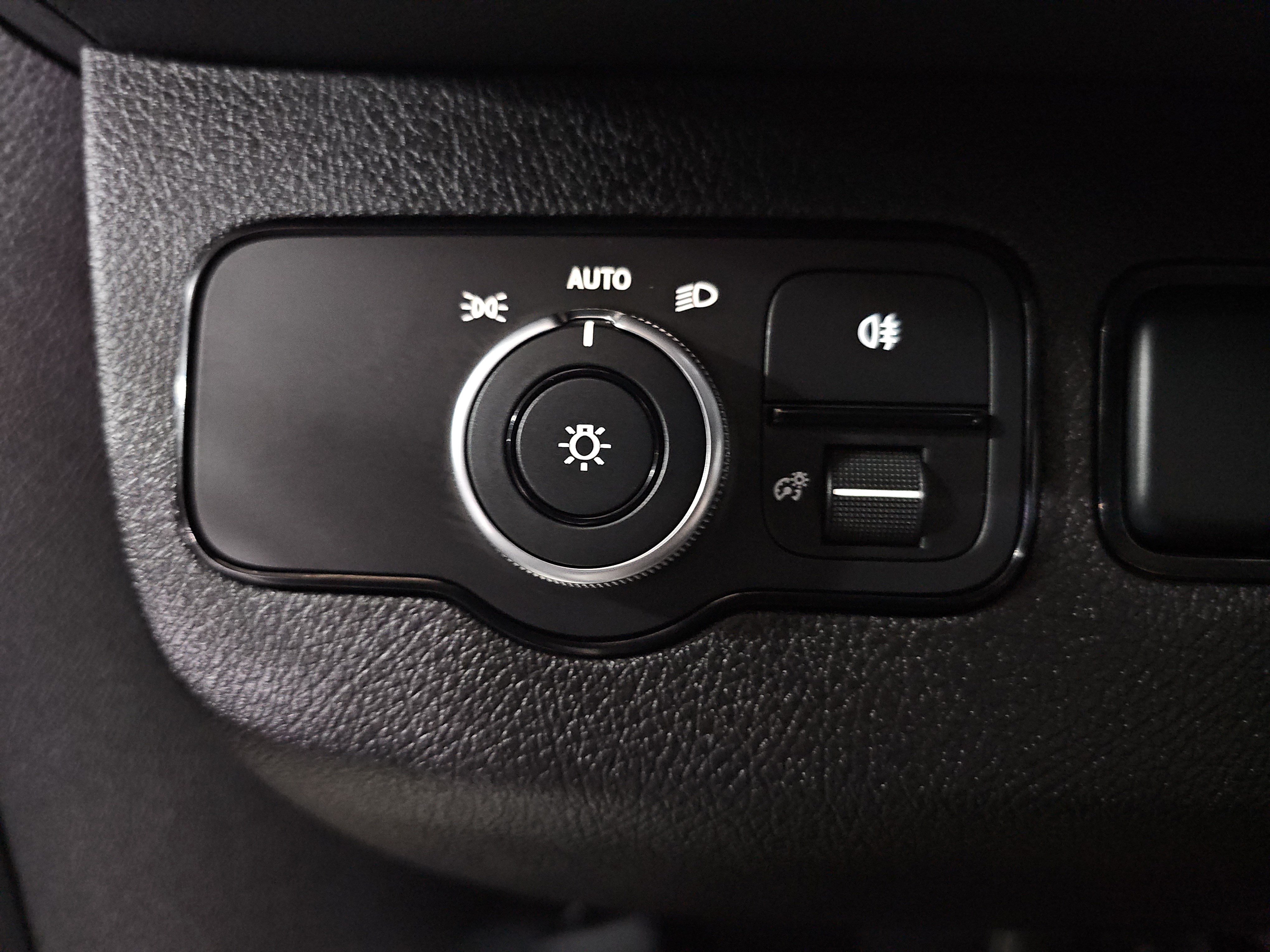 Used 2025 Mercedes-Benz Sprinter 2500 image 24