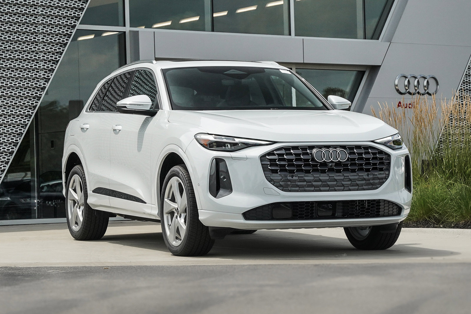 New 2025 Audi Q5 Premium Plus