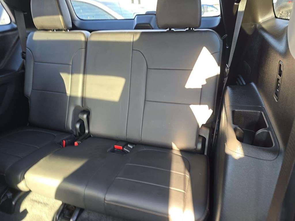 Used 2020 Chevrolet Traverse LT w/ LT Premium Package image 5